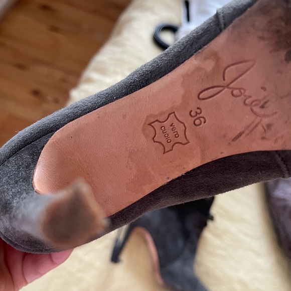 Very stylish shoes on sale!! - Picture 2 of 3